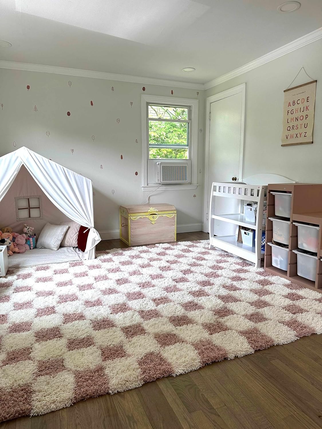 pink checkered rug