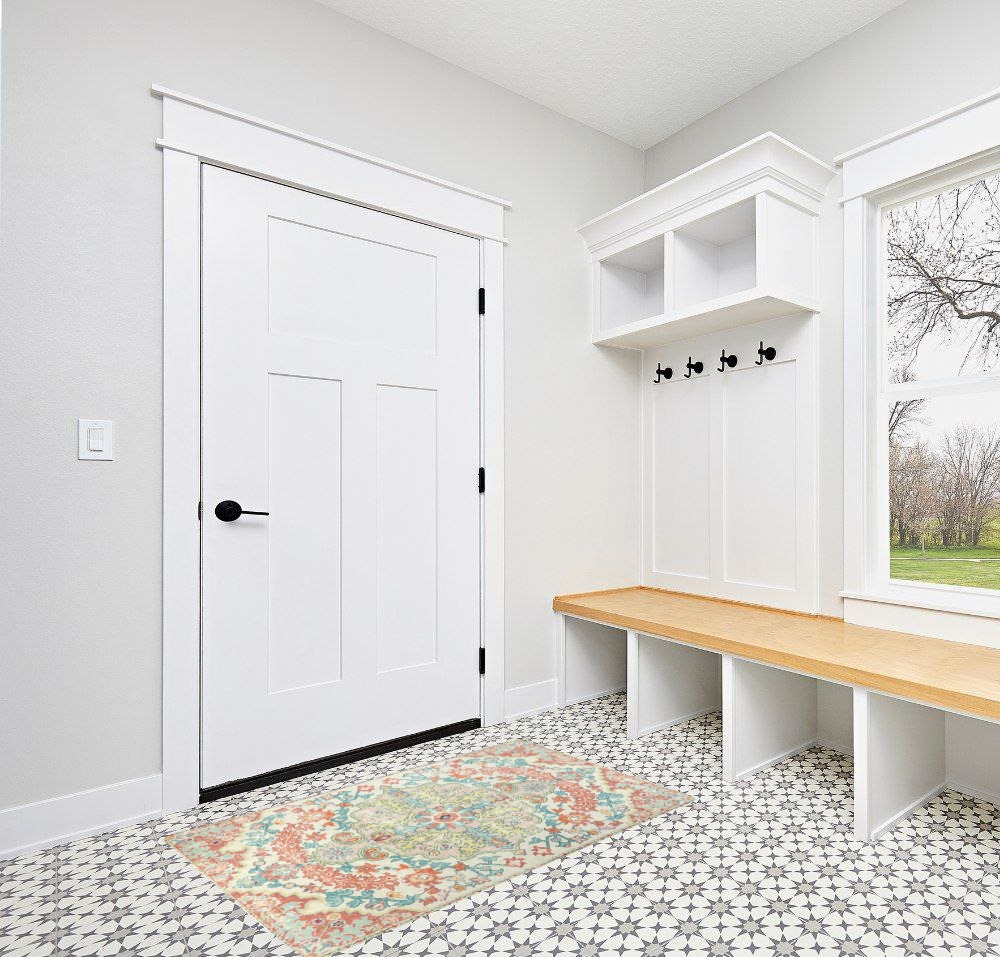 Lahome Bohemian Floral Medallion Area Rug in White Modern Entryway