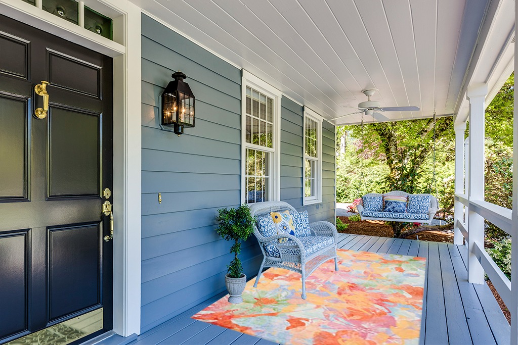 SAFAVIEH Florist Collection 5' x 8' Yellow / Plum FLS154C Colorful Floral Distressed Area Rug in Light Blue Patio