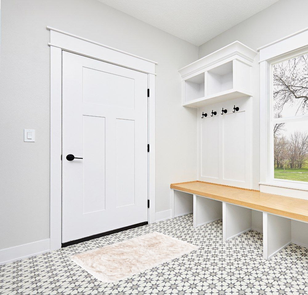 Shag Collection 2'6" x 4' Ivory in White Modern Entryway