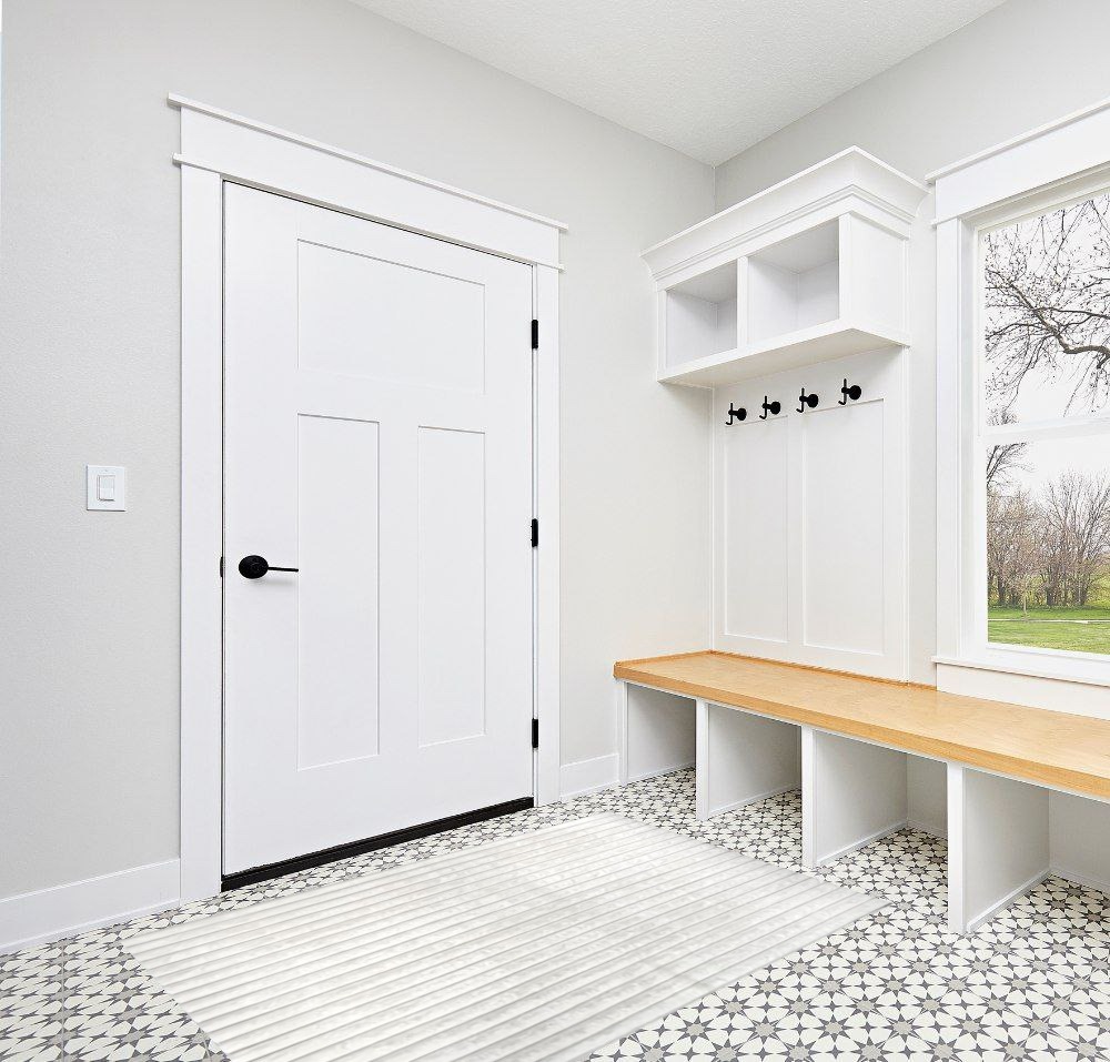 nuLOOM Kai Stripe Faux Rabbit Machine Washable Area Rug, 4x6, White in White Modern Entryway