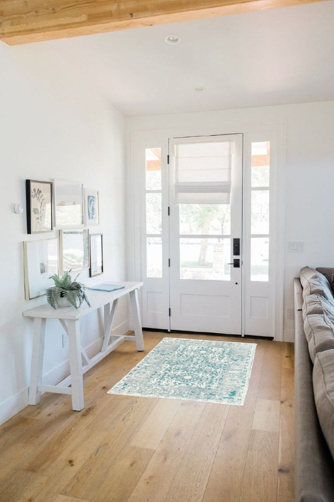 Juvale Vintage Area Rug in White Scandinavian Entryway