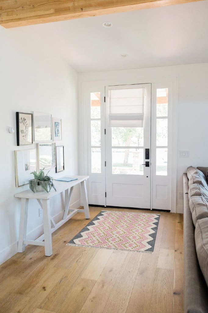Wool Hand Made Contemporary Area Rug in White Scandinavian Entryway