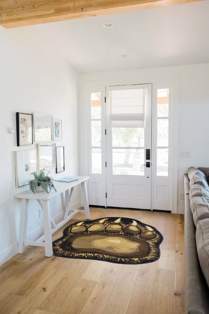 Bear Claw Rustic Lodge Paw Area Rug 3'8 W X 4'10 L in White Scandinavian Entryway