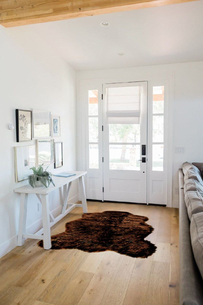 2x4 Faux Fur Sheepskin Accent Rug/Bear Skin/Area Throw/Carpet/Pelt Rug/New in White Scandinavian Entryway