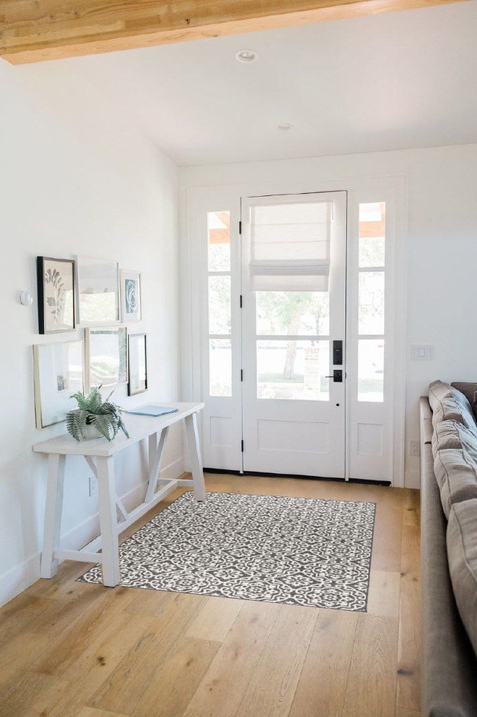 Nicole Miller New York Patio Country Danica Transitional Geometric Indoor/Outdoor Area Rug, Black/Grey, 3'11"x5'2" in White Scandinavian Entryway