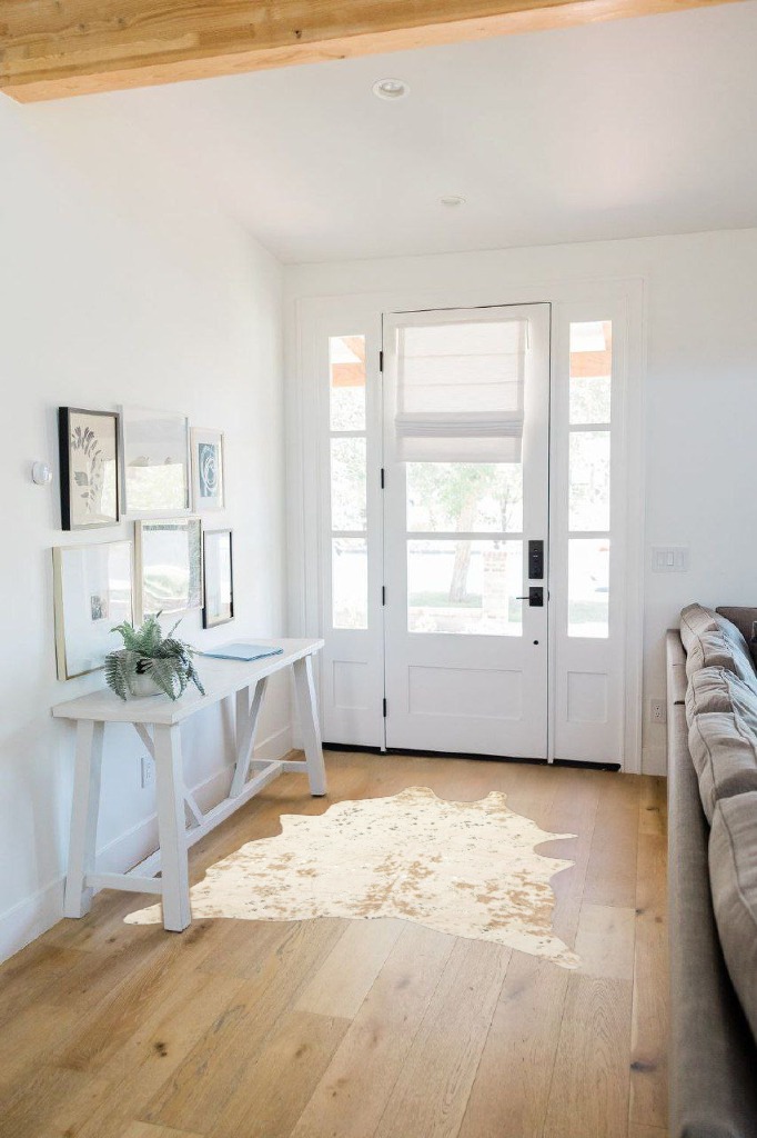 NuLOOM Iraida Contemporary Faux Cowhide Area Rug, 3' 10" x 5', Off-white in White Scandinavian Entryway