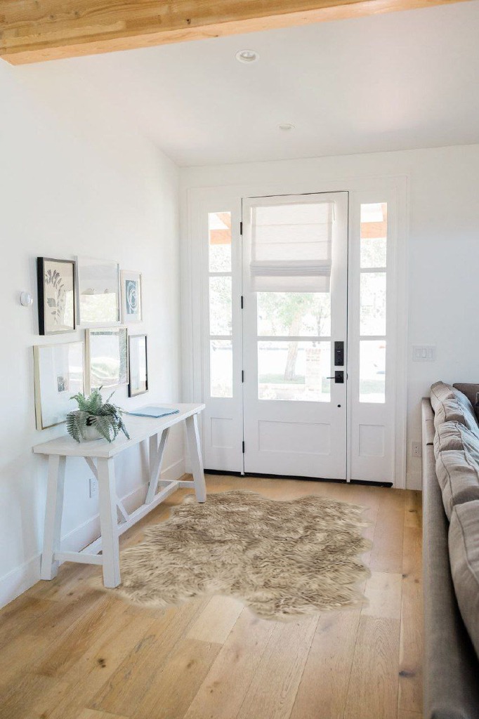 Nouvelle Legende® Faux Fur Sheepskin Premium Rug Quattro (43 in. X 73 in.) Tan in White Scandinavian Entryway