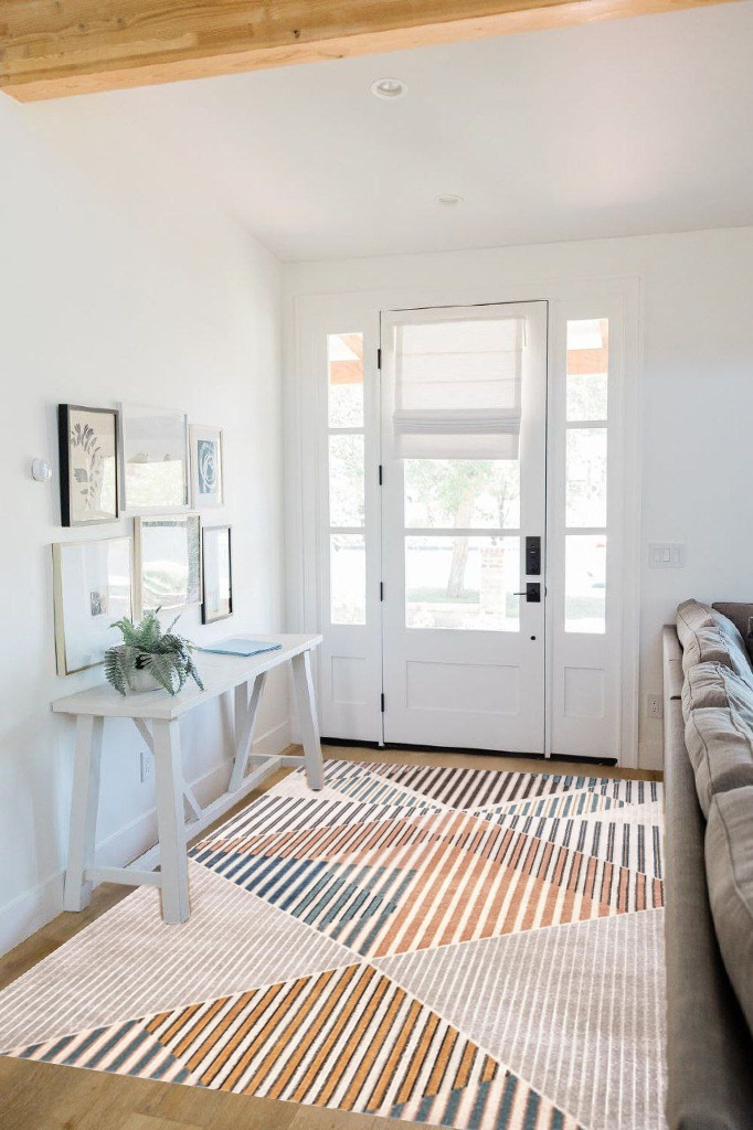 nuLOOM Skyler Contemporary Geometric Diamond Area Rug, 5x8, Beige in White Scandinavian Entryway