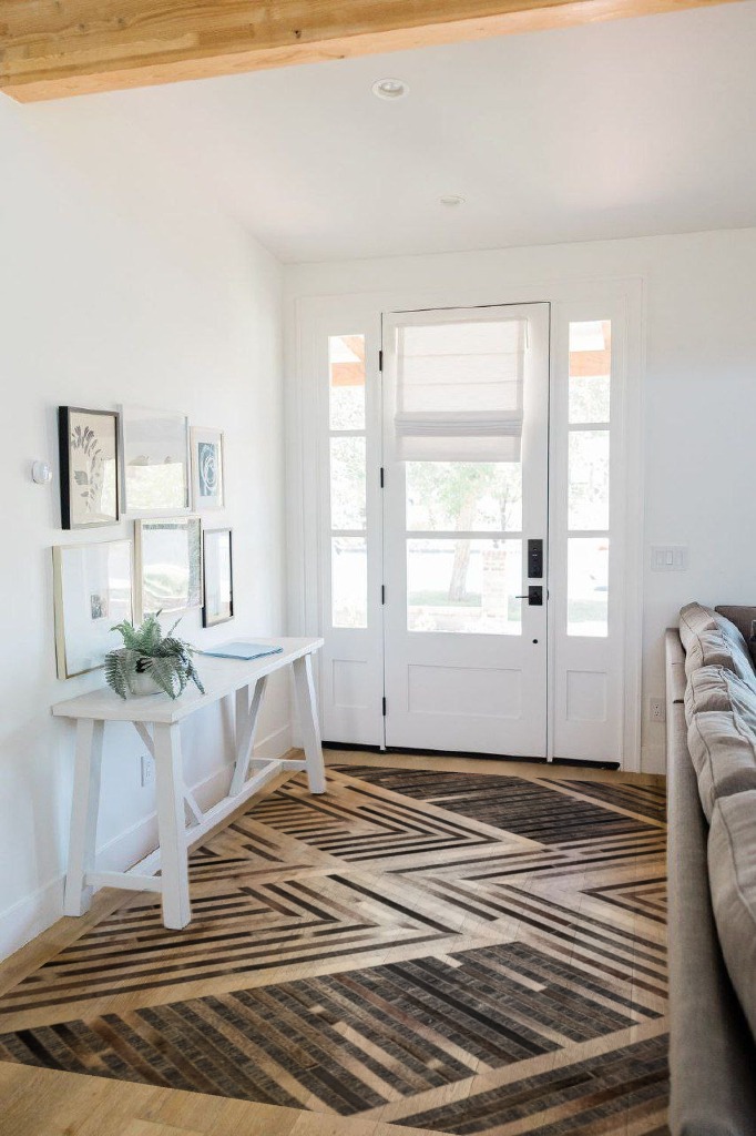 nuLOOM Elaine Handmade Leather Cowhide Geometric Area Rug, 5x8, Grey in White Scandinavian Entryway