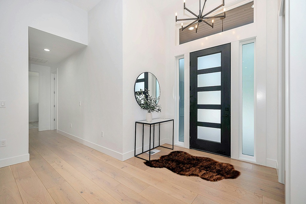 2x4 Faux Fur Sheepskin Accent Rug/Bear Skin/Area Throw/Carpet/Pelt Rug/New in Modern White Entryway