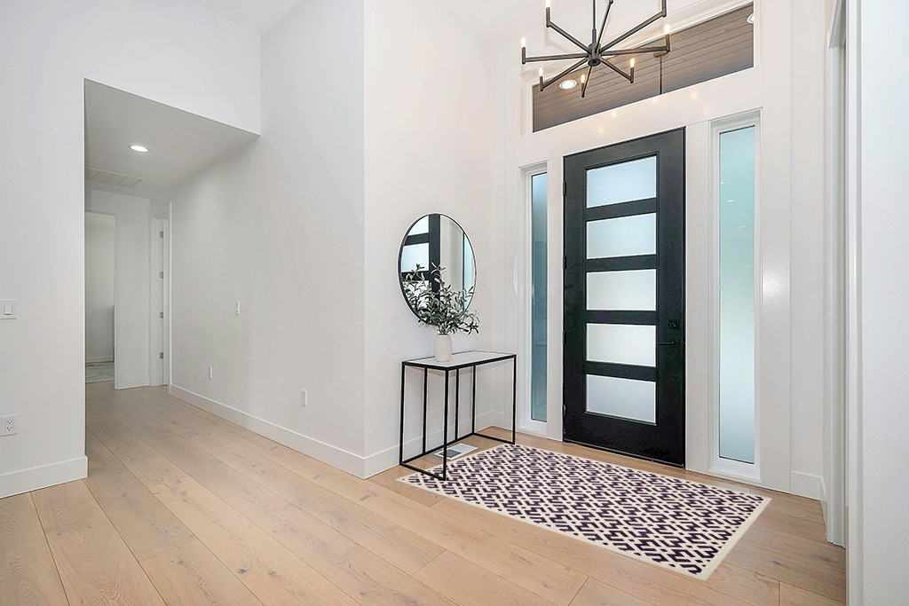 SAFAVIEH Chatham Collection 4' x 6' Purple / Ivory CHT719F Handmade Geometric Premium Wool Area Rug in Modern White Entryway