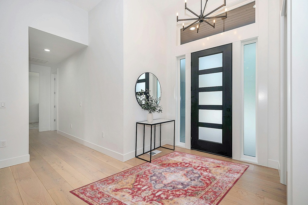 SAFAVIEH Tucson Collection Area Rug - 5' x 8', Rust & Gold, Persian Distressed Design, Non-Shedding Machine Washable & Slip Resistant Ideal for High Traffic Areas in Living Room, Bedroom (TSN131P) in Modern White Entryway