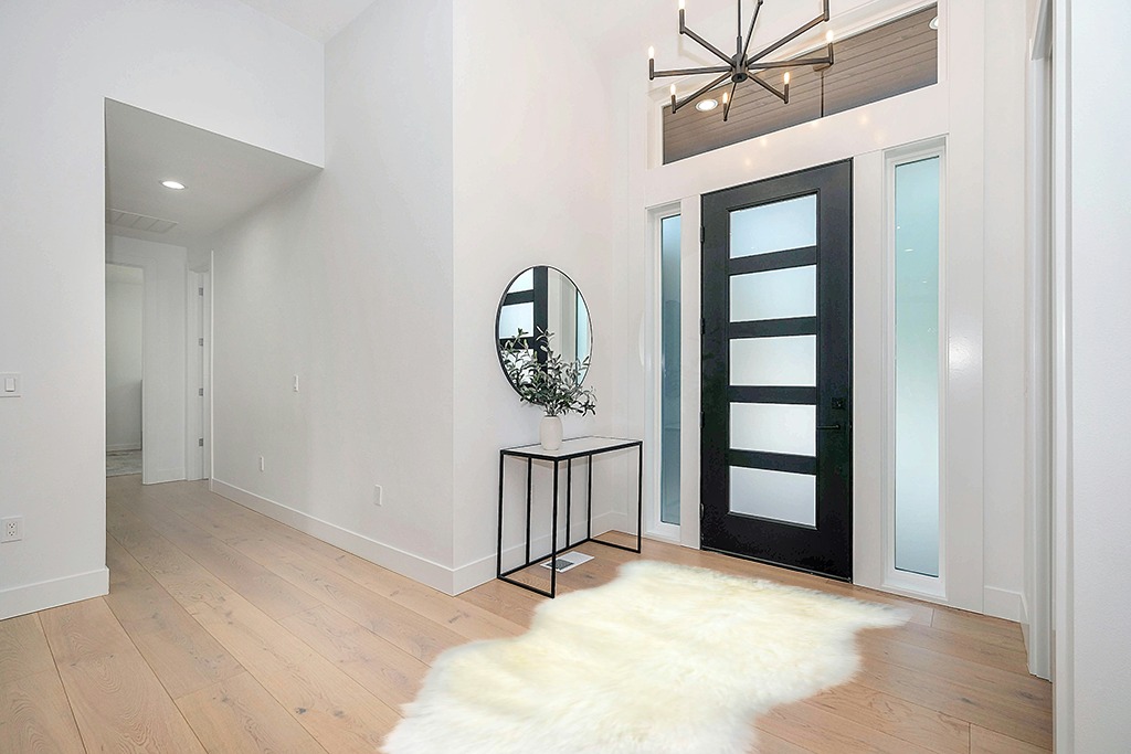 Genuine Sheepskin Rug Fur Natural Ivory White Sheep Skin 2 X 3 Approx, Australian Sheepskin Fur Rug in Modern White Entryway
