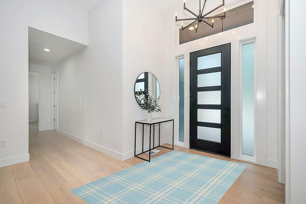 SAFAVIEH Kilim Collection Area Rug - 5' x 8', Light Blue & Yellow, Handmade Plaid Flat Weave Wool, Ideal for High Traffic Areas in Living Room, Bedroom (KLM420A) in Modern White Entryway