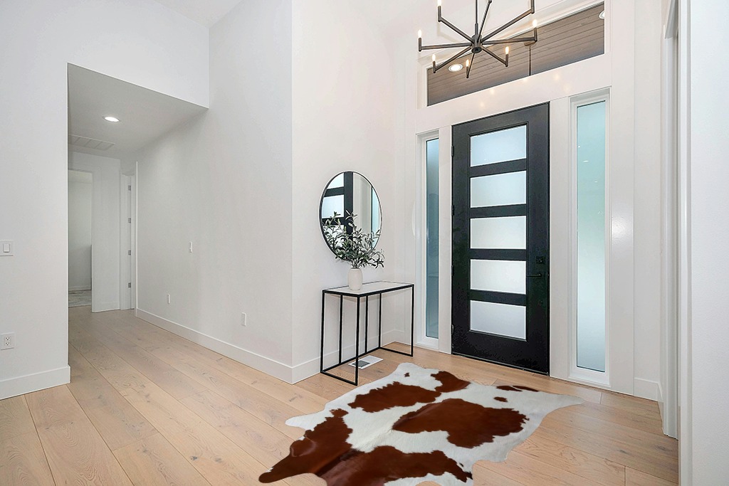 A-STAR Brown & White Cowhide Leather Rug Natural Premium Cow Skin Hide Hair on Area Rug for Living Room Décor 5ft x 7ft (152 CM X 213 CM) XX-Large in Modern White Entryway