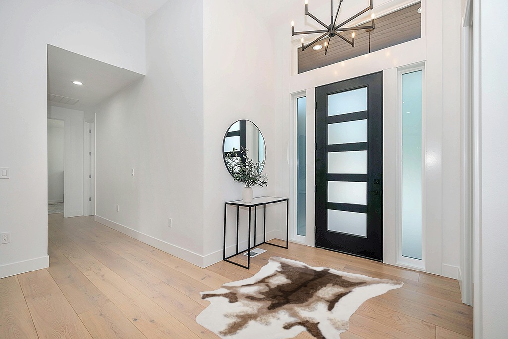KOOBAYR Faux Cowhide Rug 5x6 feet - Cow Print Rug - Synthetic Cowhide and Western Decor Rug - Cow Rugs for Living Room Bedroom & Office Machine Washable Rug in Modern White Entryway