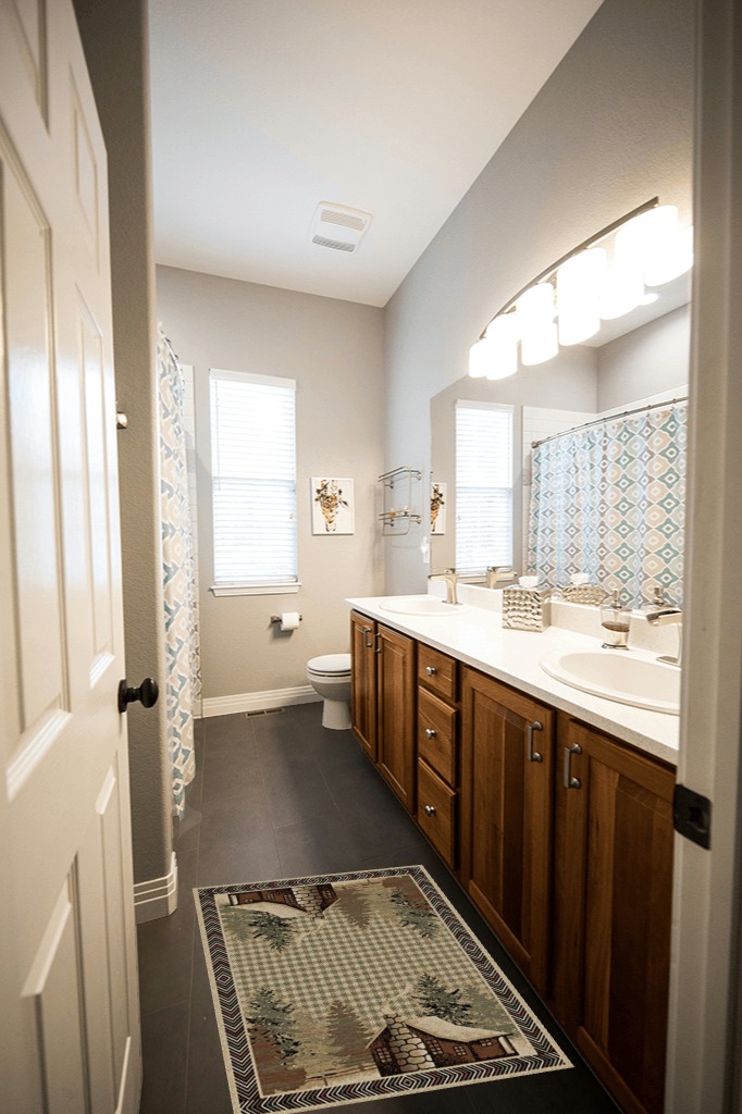 Mayberry Rugs Lost Cove Area Rug, 2'3"x3'3", Antique in Wooden and Grey Bathroom