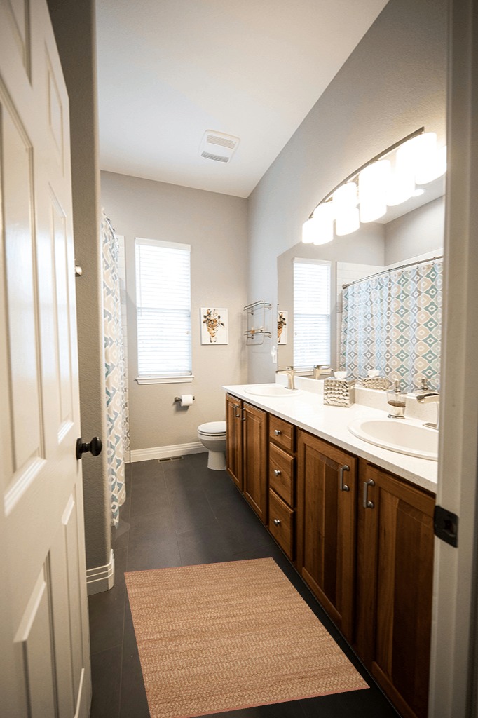 Angela Rose x Loloi 2'0" 3'0" Natural/Clay Small Colton CON-05 Area Rug in Wooden and Grey Bathroom