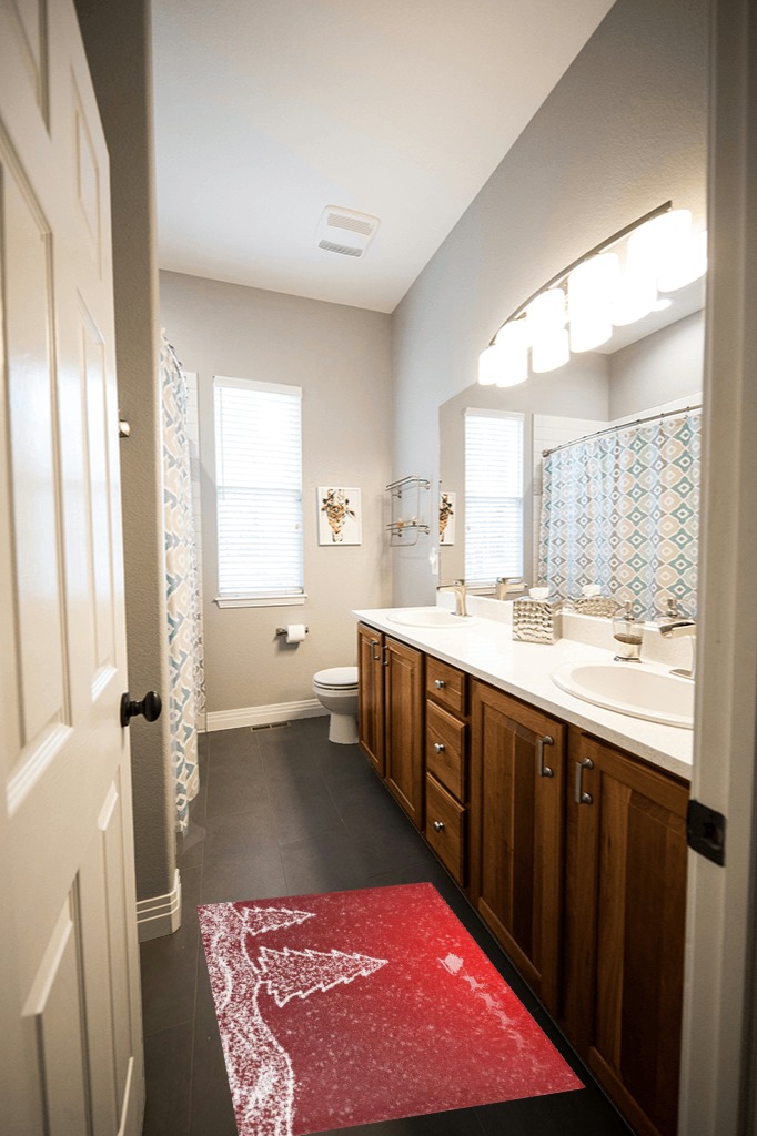 Christmas Rugs Fluffy Bath Rugs, Christmas Trees Snowflakes Red Bathroom Rug Kitchen Rug Soft Fuzzy Mat Carpet ShaggyShower Rug Water Absorbent in Wooden and Grey Bathroom