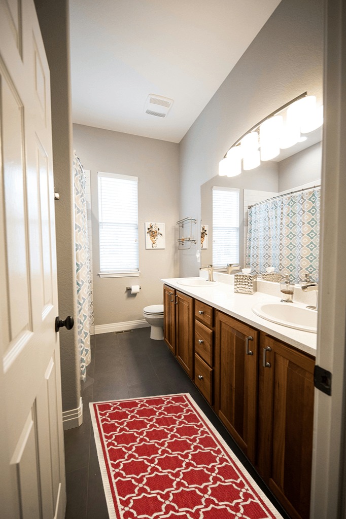SAFAVIEH Courtyard Collection 2' x 3'7" Red/Bone CY6916 Indoor/ Outdoor Waterproof Easy Cleaning Patio Backyard Mudroom Accent Rug in Wooden and Grey Bathroom