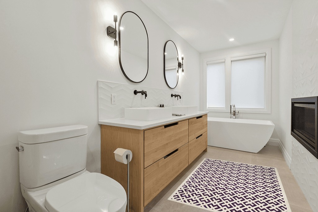 SAFAVIEH Chatham Collection 4' x 6' Purple / Ivory CHT719F Handmade Geometric Premium Wool Area Rug in Scandinavian Neutral bathroom