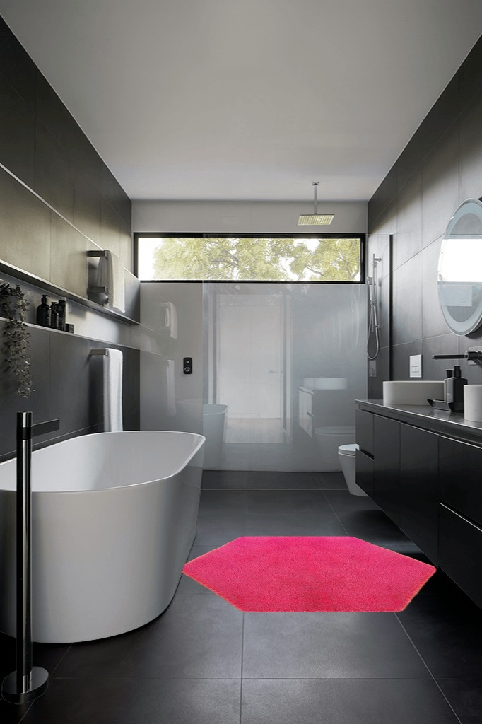 junovo Ultra Soft Rug in Black Modern Bathroom