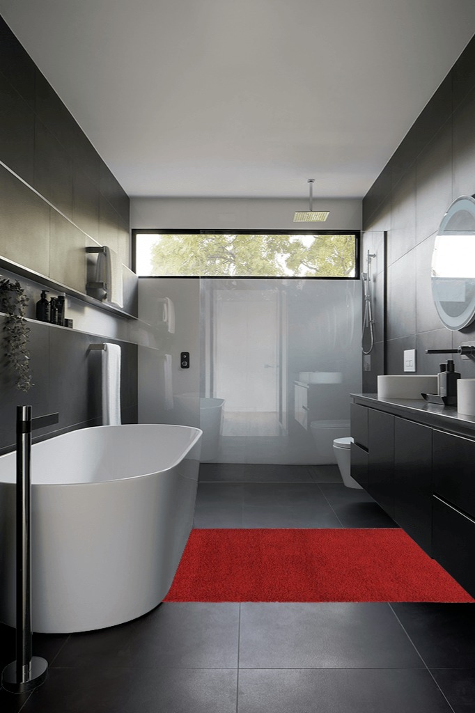 Unique Loom Solid Shag Collection Area Rug (4' 1" x 6' 1" Rectangle, Cherry Red) in Black Modern Bathroom