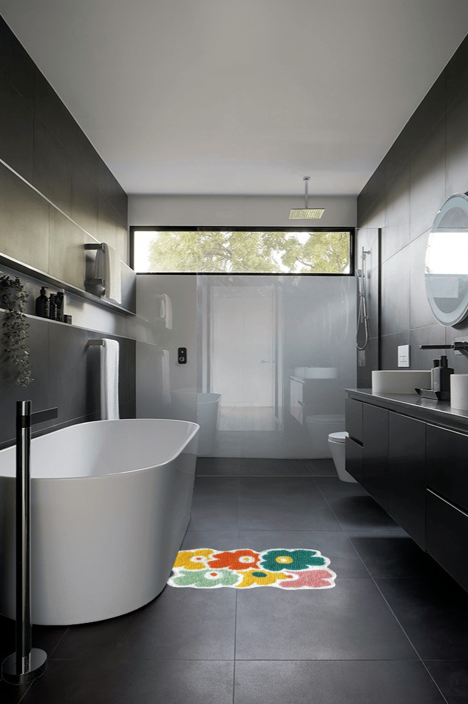 Bath Mat, Colorful Flower Bathroom Rugs Mat with Soft Superfine Fiber, High Absorbent Non Slip Durable Bedroom Mats, Machine Washable Door Mats for Bathtub Shower Living Room 20 x 31inch (50x80cm) in Black Modern Bathroom