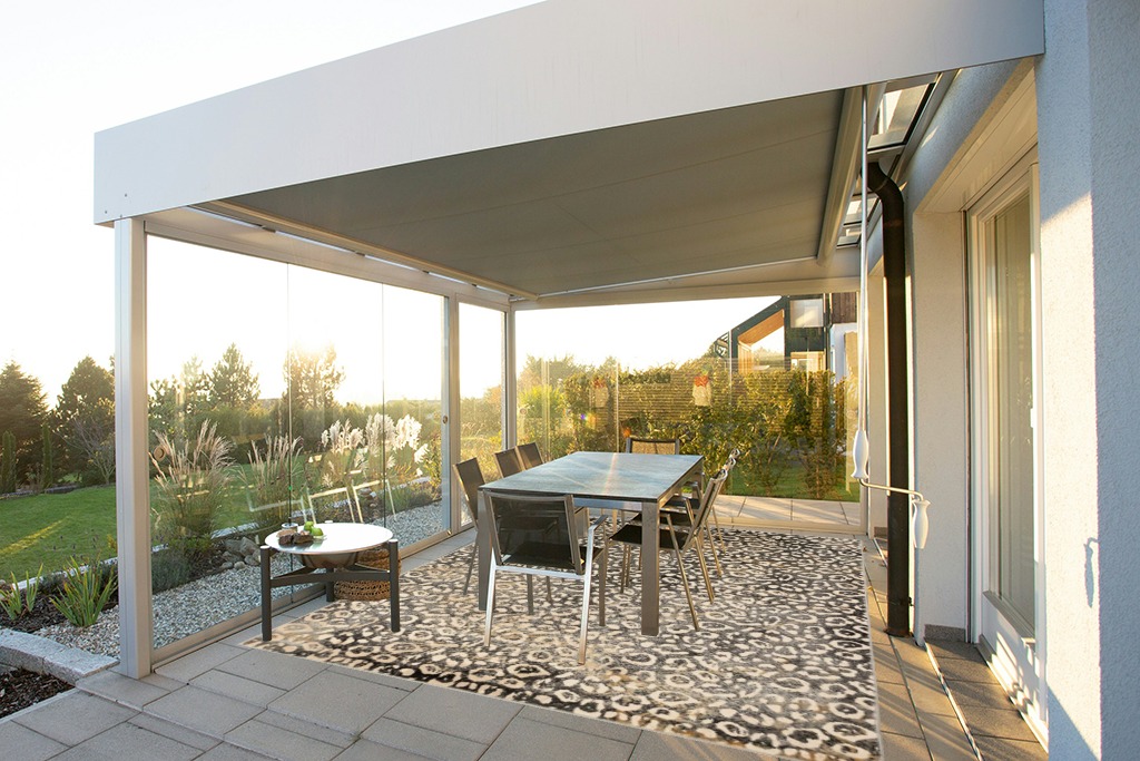 Liora Manne Soho Leopard Indoor Rug Black 7'10"X9'10" in Silver and Grey Outdoor Patio