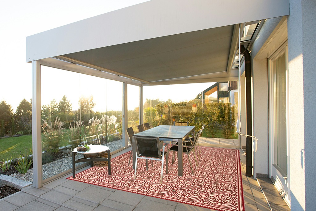 SAFAVIEH Linden Collection 8' x 10' Red/Cream LND134Q Geometric Indoor/ Outdoor Non-Shedding Easy scrubbing Patio Backyard Porch Deck Mudroom Area-Rug in Silver and Grey Outdoor Patio