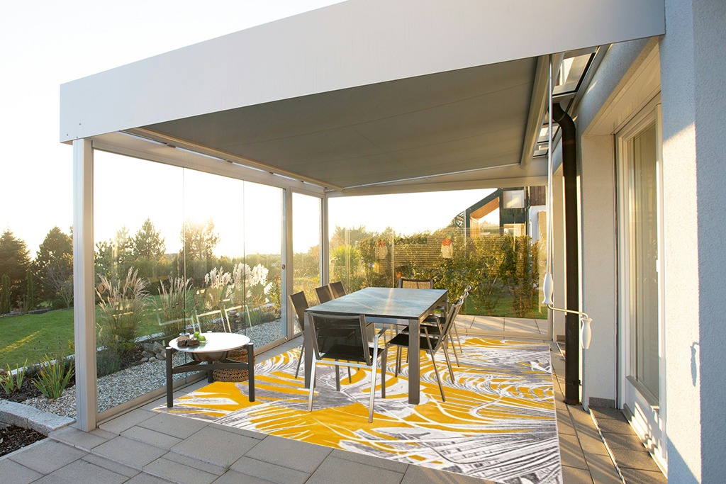 Unique Loom Blossom Collection Area Rug - Montego (7' 10" x 10' Rectangle, Yellow/ Ivory) in Silver and Grey Outdoor Patio