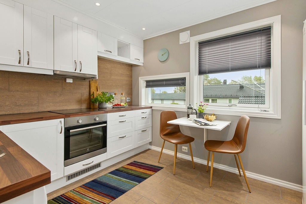 ‎Contemporary ‎Stain Resistant, Fade resistant, Durable, Washable Rug in Wood and White Small Kitchen