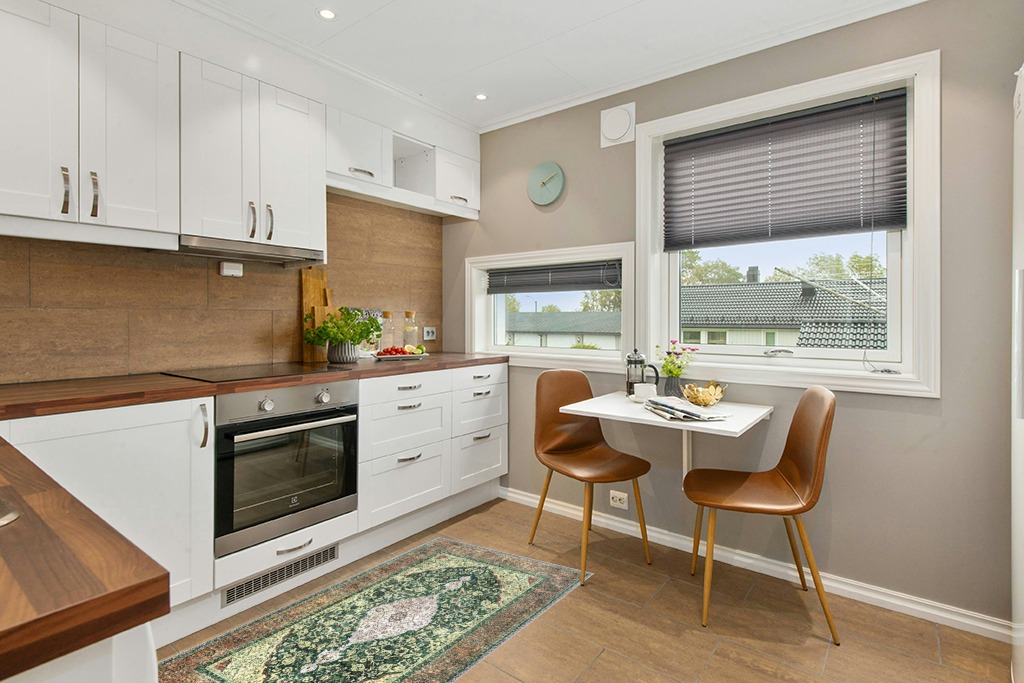 NATOLIA DECOR Area Rug in Wood and White Small Kitchen