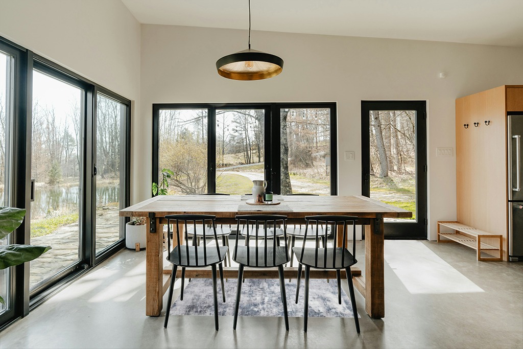 Gray/Blue Abstract & Modern Super Soft, Non-Slip, Easy to Clean, Fade Resistant Area Rug in Scandinavian Dining Room with Rectangular Table