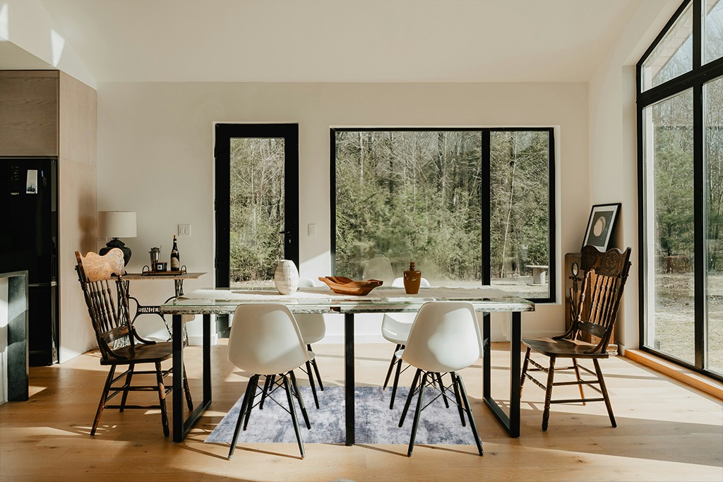 Gray/Blue Abstract & Modern Super Soft, Non-Slip, Easy to Clean, Fade Resistant Area Rug in Modern Scandinavian Dining Room with Black Accents