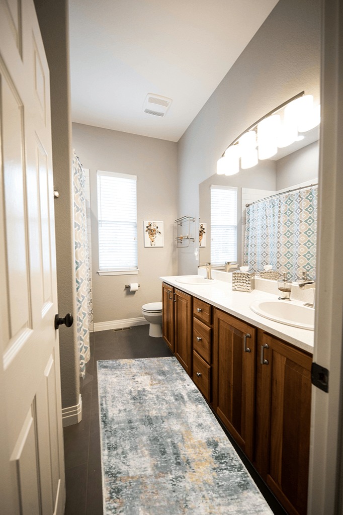 Morebes Modern Washable Rug Runner,2x7 Runners for Hallways,Grey Kitchen Runner Rug,Non-Slip Bathroom Mat Distressed Modern Abstract Throw Rug Indoor Floor Carpet for Dorm Entryway in Wooden and Grey Bathroom