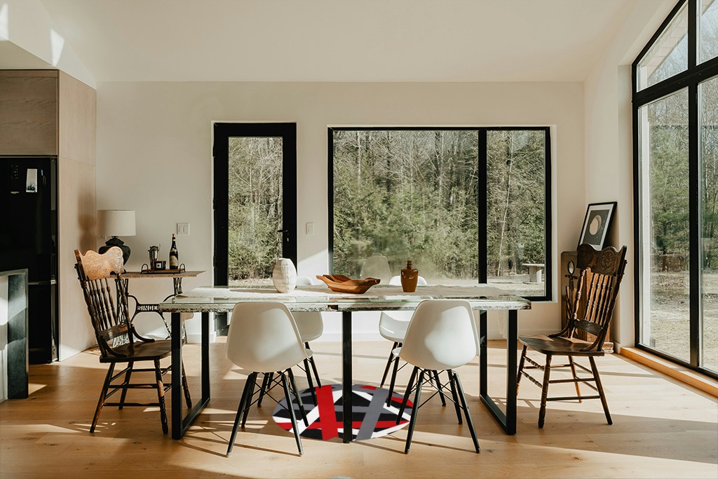 Round Area Rug for Living Room, Red Black Grey Geometric Soft Indoor Circular Shaggy Rug, Modern White Abstract Art Striped Fluffy Carpets for Bedroom Kid Room Nursery, 3 Ft in Modern Scandinavian Dining Room with Black Accents