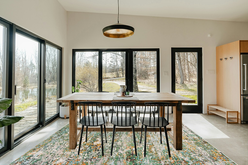 Green/Turquoise Contemporary Shed Resistant, Stain Resistant Living Room Area Rug in Scandinavian Dining Room with Rectangular Table