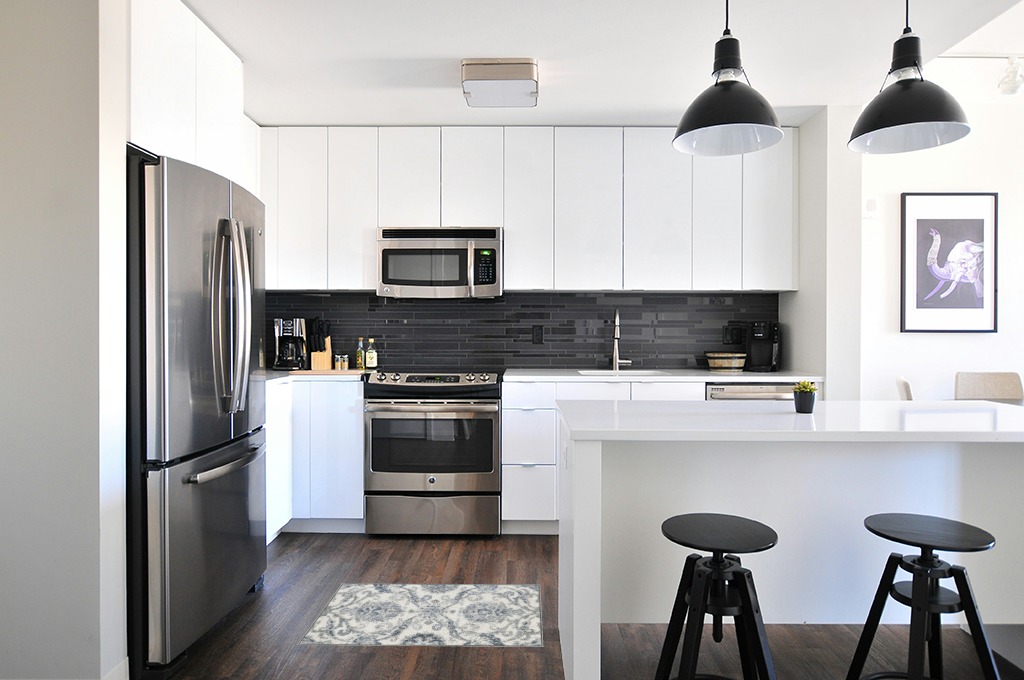 Grey/Blue Floor Mat Stain-Resistant Kitchen Throw Rug in White and Black Modern Kitchen