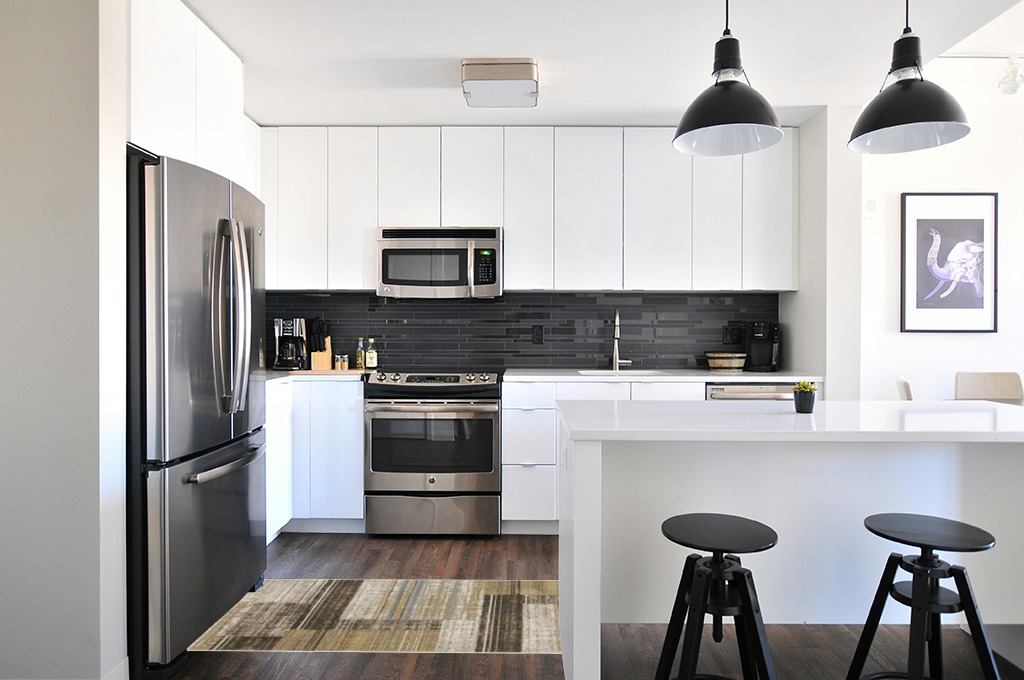 HomeRoots 8' Beige Charcoal Brown Grey Tan Gold and Blue Geometric Power Loom Runner Rug with Fringe in White and Black Modern Kitchen