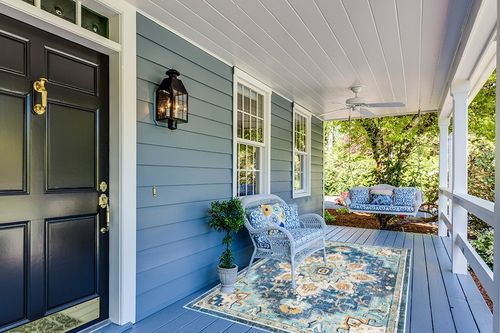 SAFAVIEH Madison Collection Area Rug - 5'3" x 7'6", Blue & Light Blue, Boho Chic Medallion Distressed Design, Non-Shedding & Easy Care, Ideal for High Traffic Areas in Living Room, Bedroom (MAD473M) in Light Blue Patio
