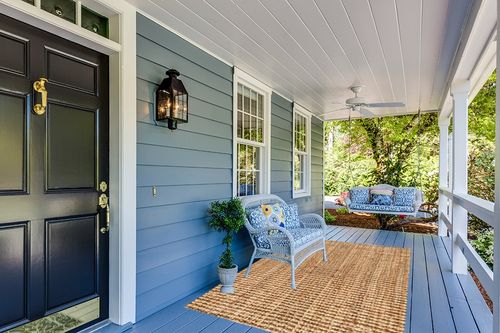 Delara Hand Woven Farmhouse Jute Area Rug, Tight Boucle Jute Rug, 5' x 8', Natural in Light Blue Patio