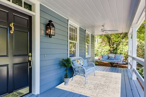 Grey Traditional Living Room Area Rug in Light Blue Patio