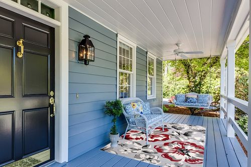 Modern Floral Area Rugs 5' X 7' Red in Light Blue Patio