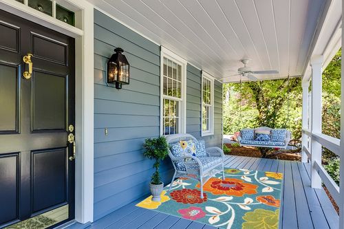 Well Woven StarBright Daisy Flowers Modern Floral Blue 5' x 7' Kids Area Rug in Light Blue Patio