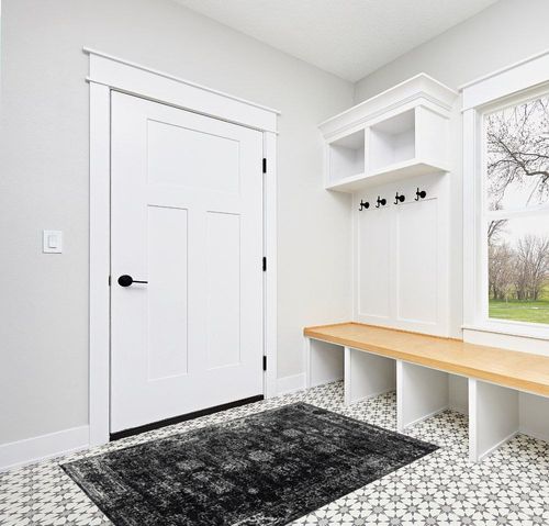 Unique Loom Sofia Collection Area Rug - Casino (4' 1" x 6' 1" Rectangle, Black/ Ivory) in White Modern Entryway