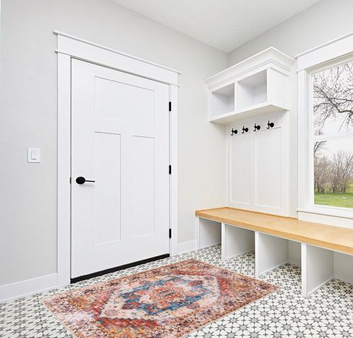 ULTSOFE Area Rugs for Living Room Bedroom, 4x6 Rug Vintage Rug Indoor Floor Soft Print Orange Accent Rugs for Dining Room Kitchen, Non-Shedding Low-Pile Non-Slip Washable Rug Throw Rug in White Modern Entryway
