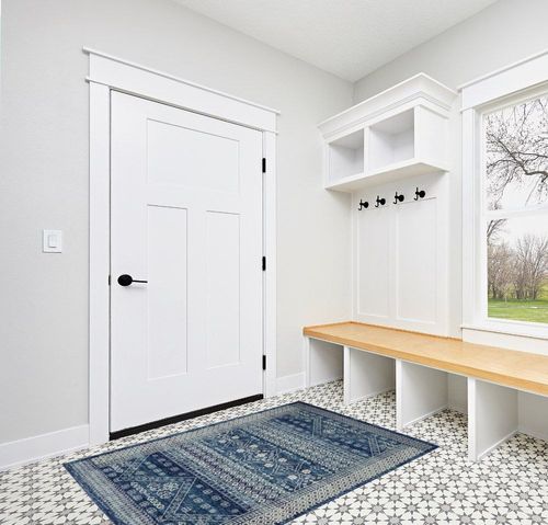 HomeRoots 4' X 6' Navy Blue Power Loom Area Rug in White Modern Entryway