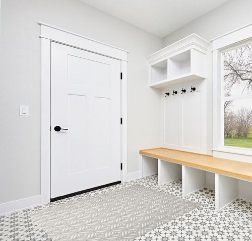 HomeRoots 4' X 6' Grey Floral Stain Resistant Non Skid Area Rug in White Modern Entryway